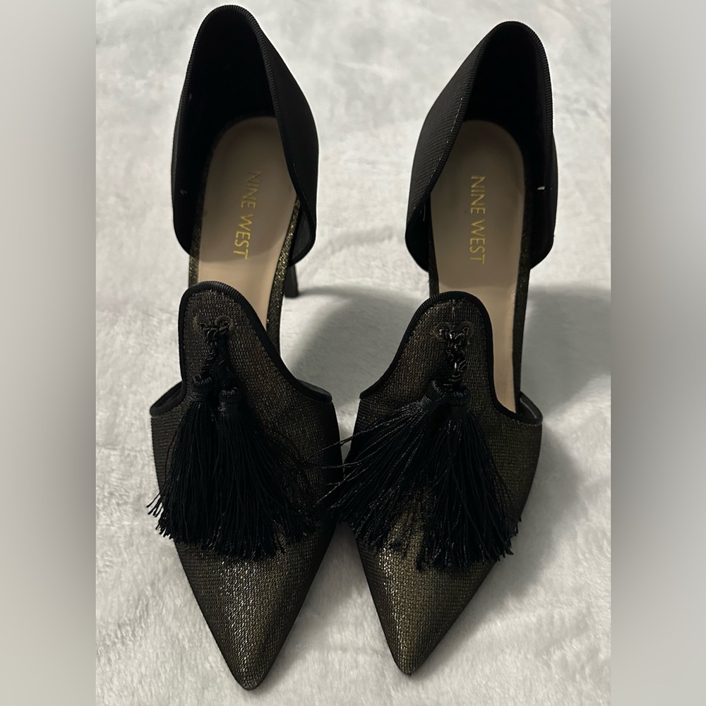 Nine West Tyrell black and gold metallic d'Orsay‎ tassel heels - Size 8